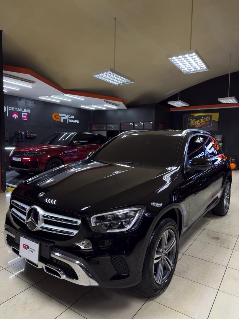 Trabajo de personalización automotriz - GARAGE PRO