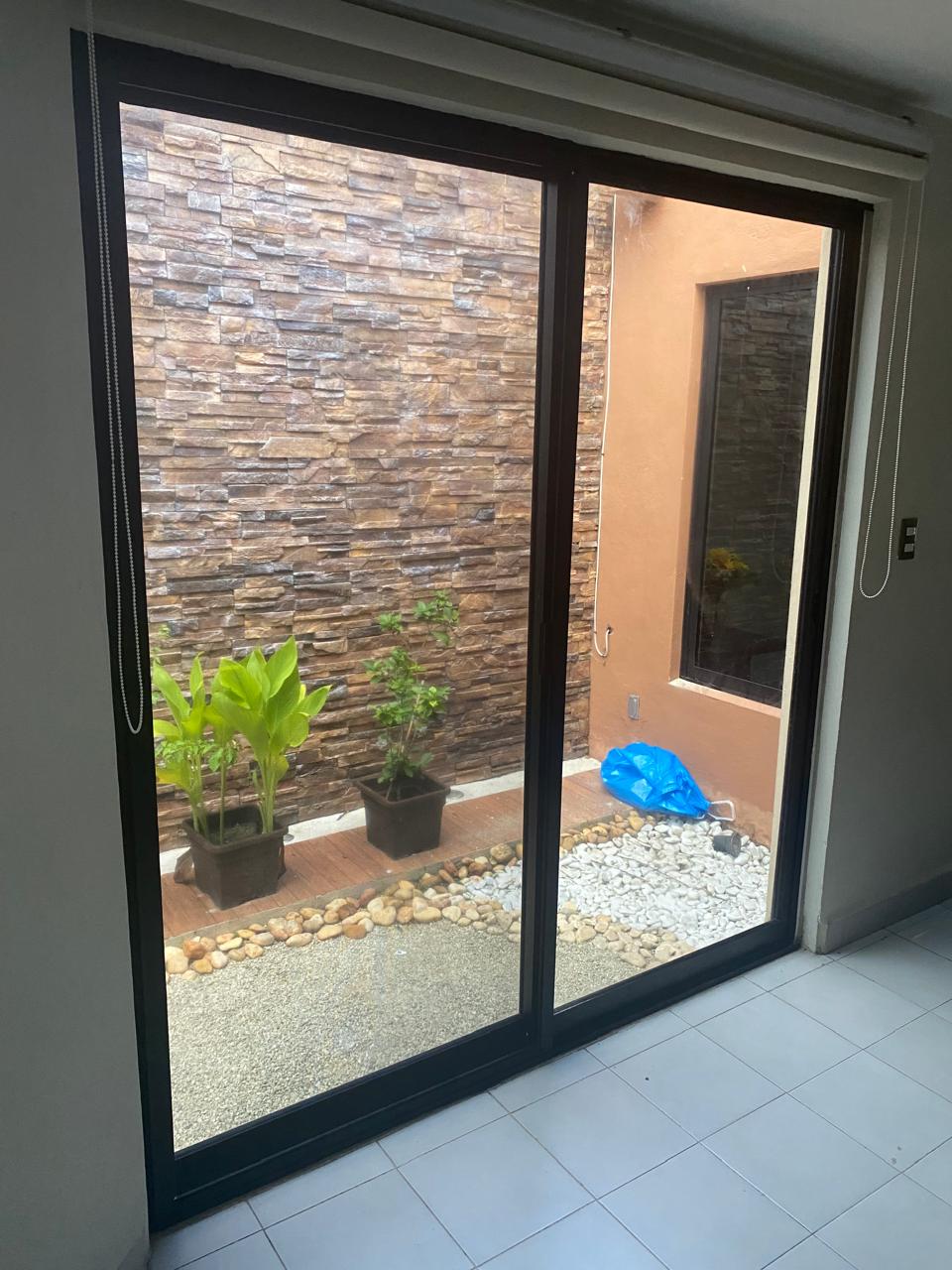 Ventanal instalado en casa