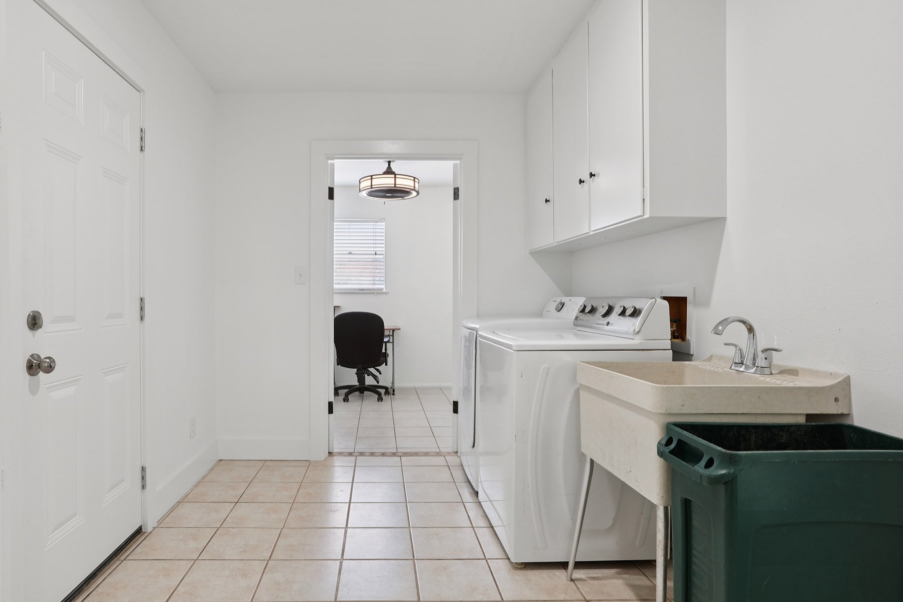 Mud room / Office