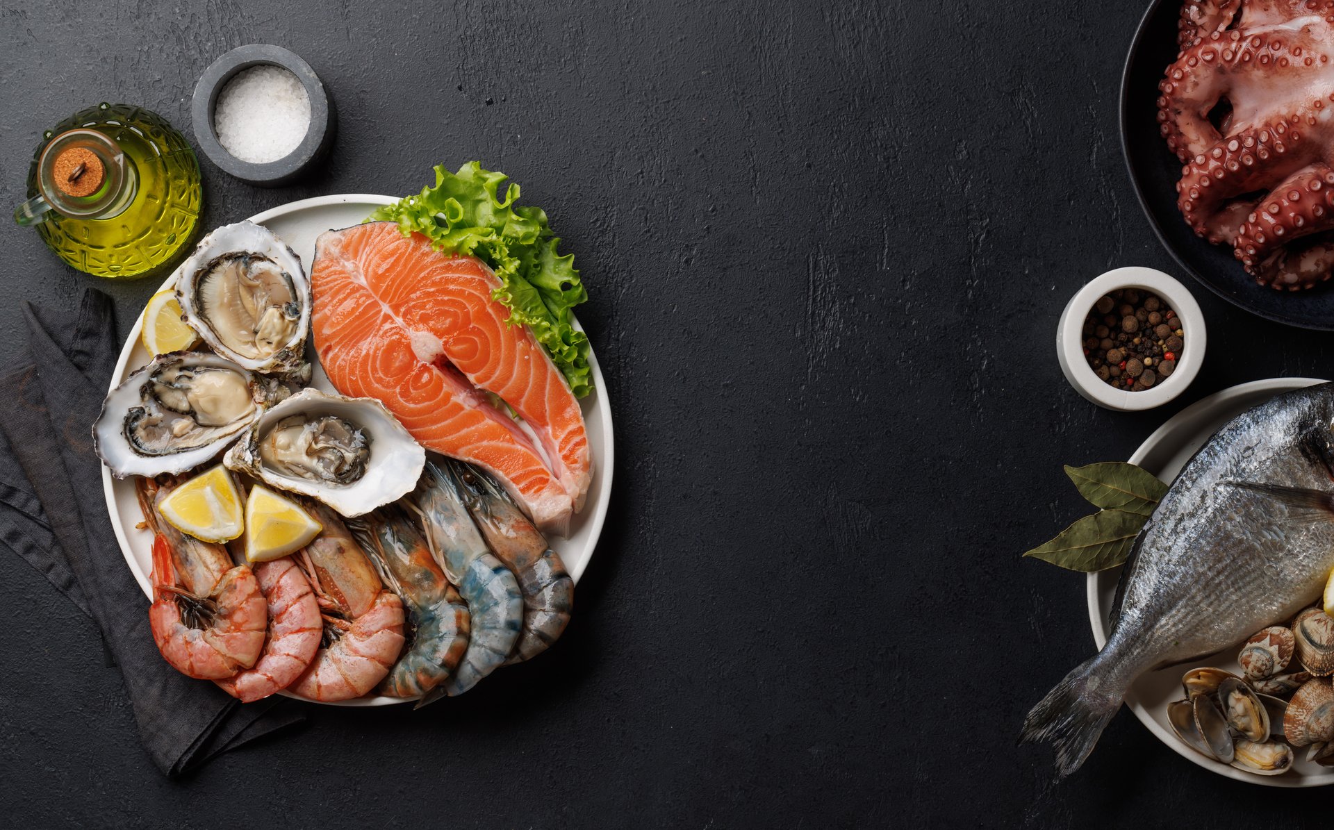 Seafood Platter Delight: Shrimps, Salmon, Oysters Galore