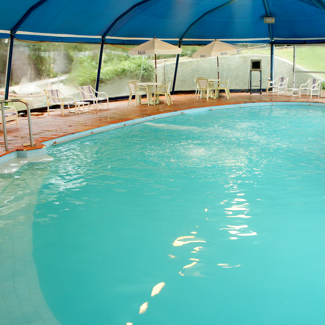 Piscina termal climatizada 34°C