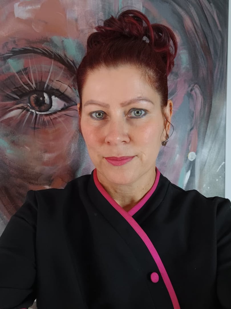 About Bella - Professional beauty artist and owner of Bella Blush Beauty