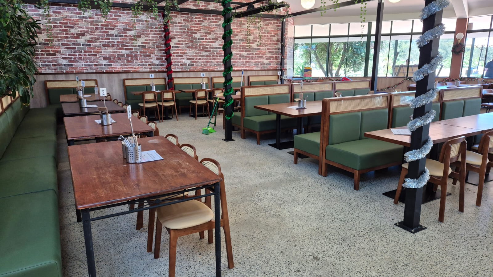 Ponds Bistro waterside views