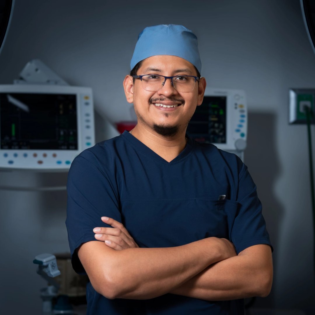 Dr. Víctor Manuel Mucientes Avellaneda - Urología