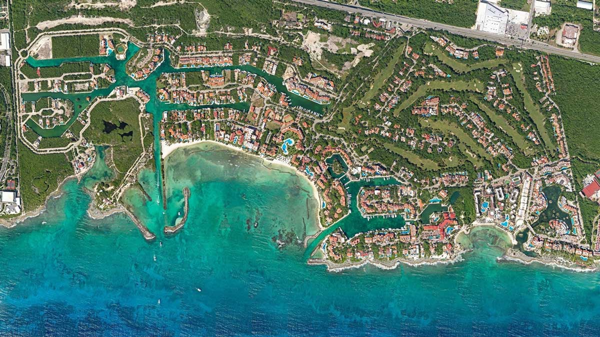 Beautiful Puerto Aventuras marina resort destination with luxury amenities
