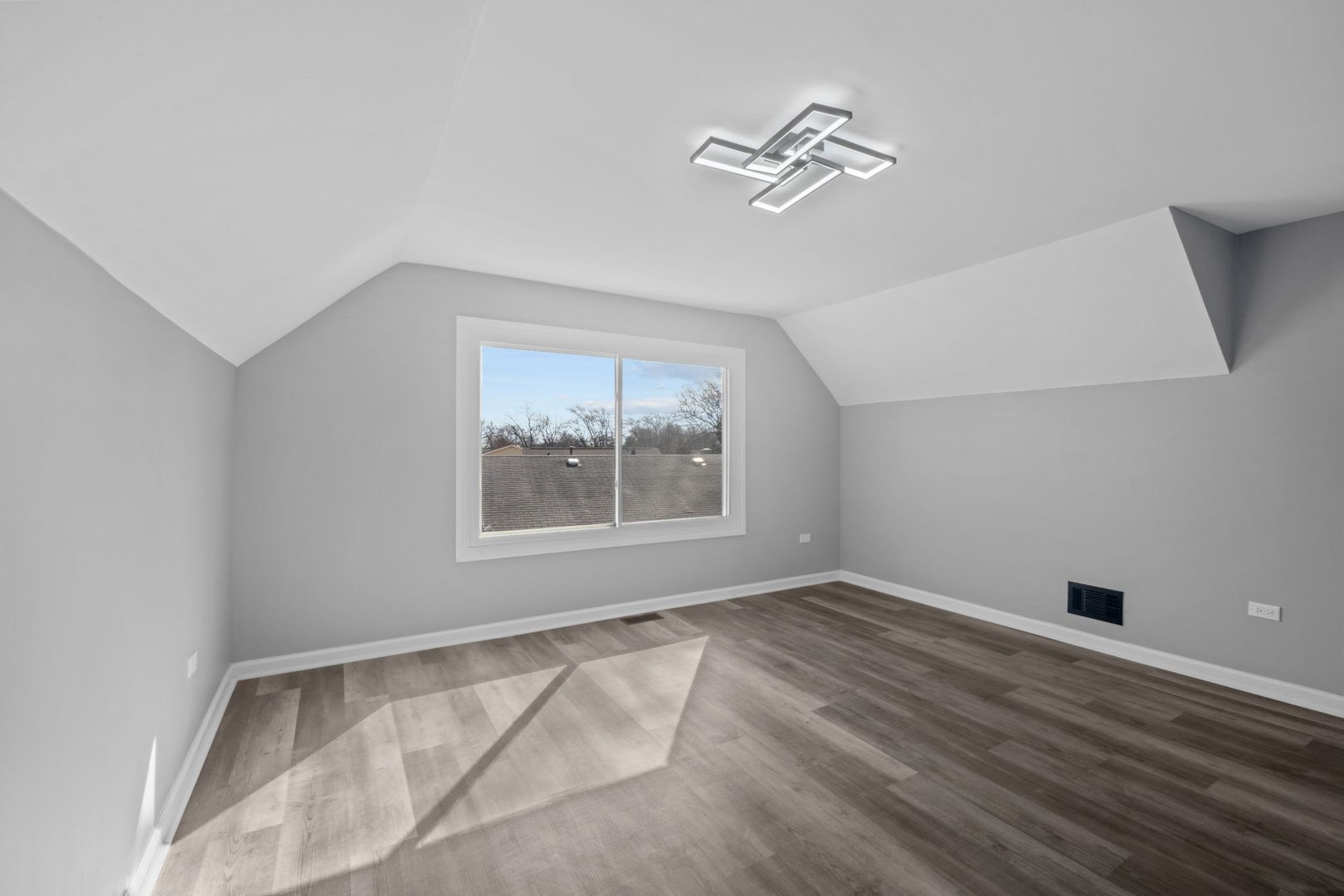 Additional interior view