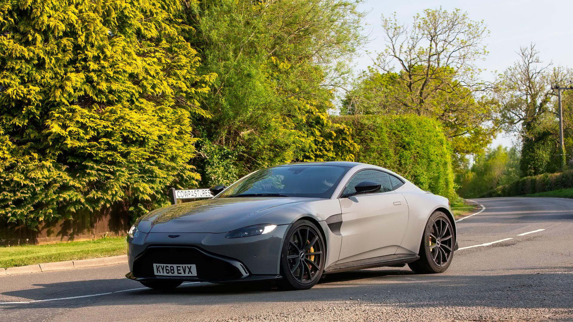 Aston Martin Vantage