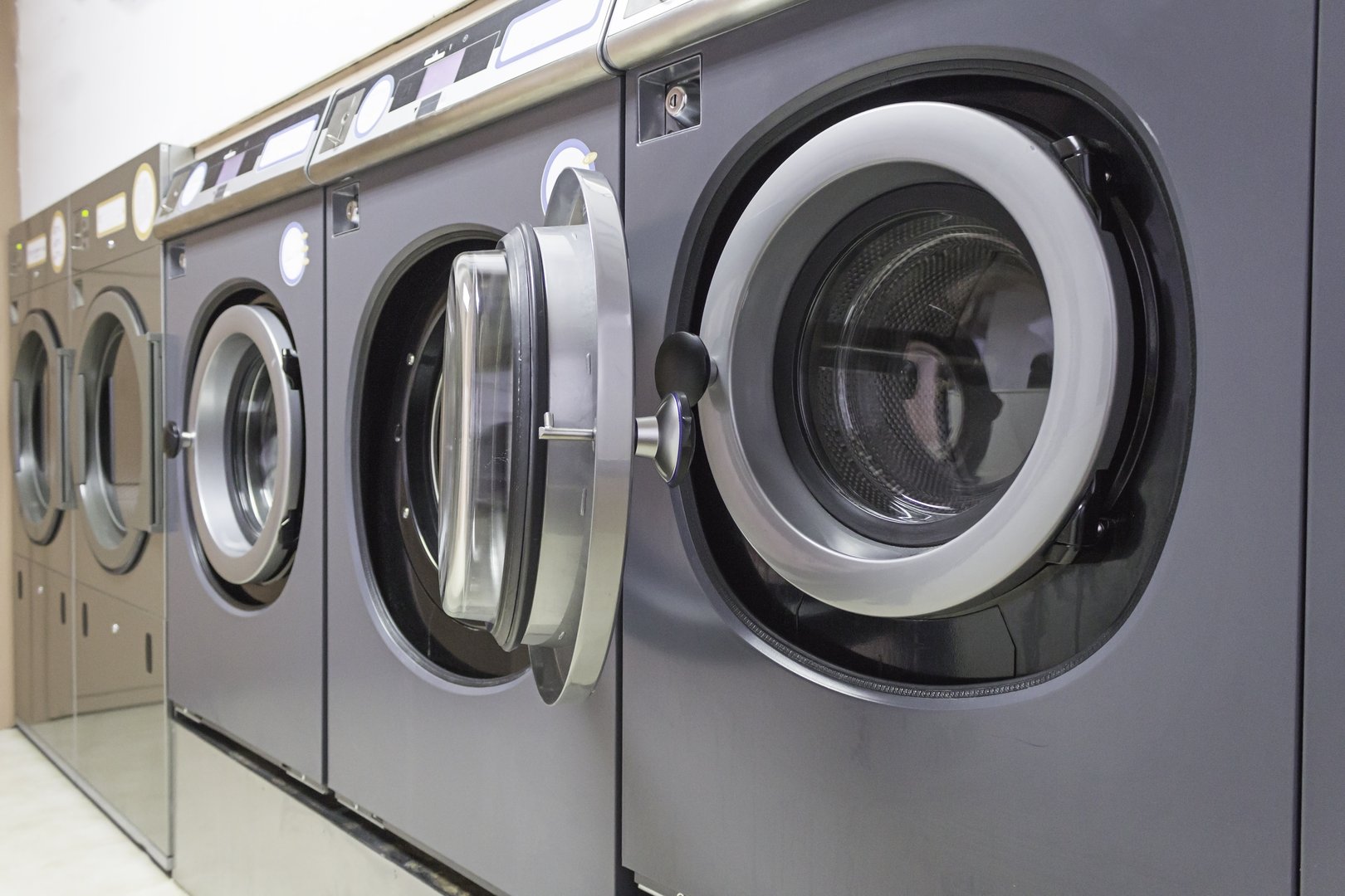 Industrial Washing in public shop, business and laundry