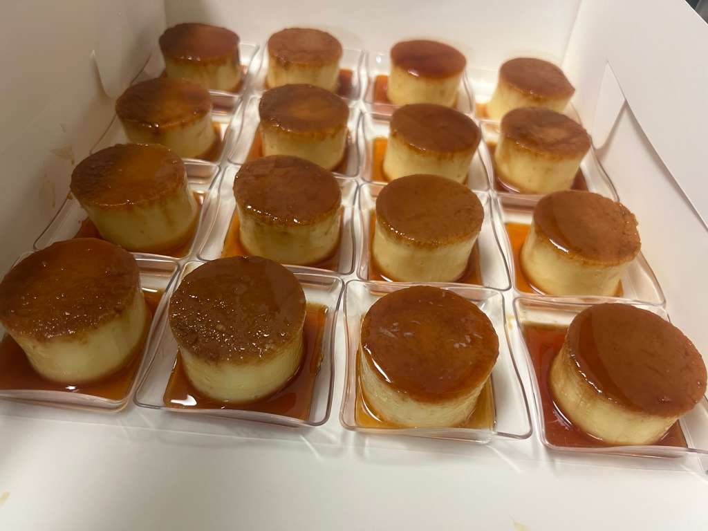 Custom cake by Temptations by Mary