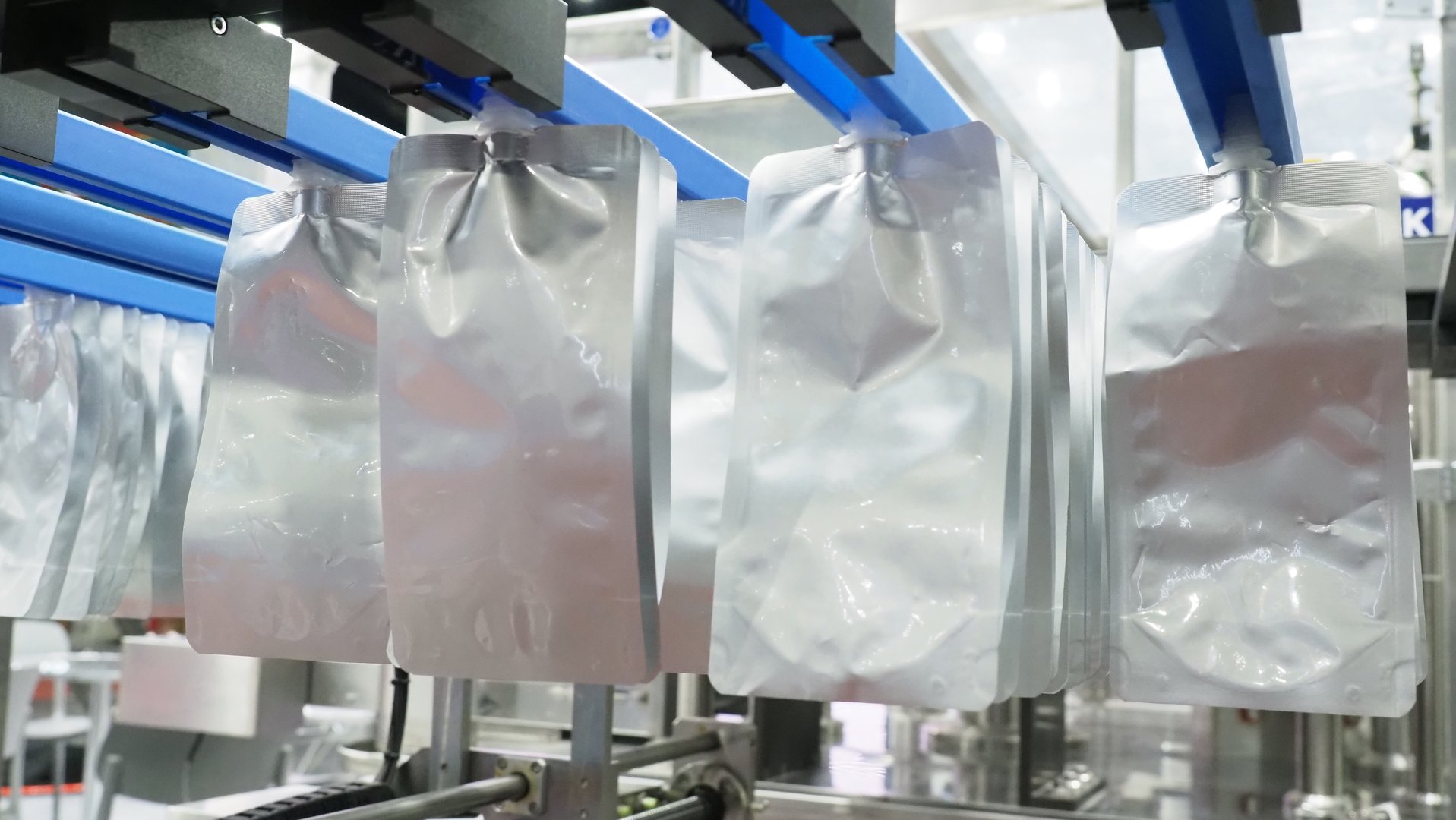 Industrial packaging machine