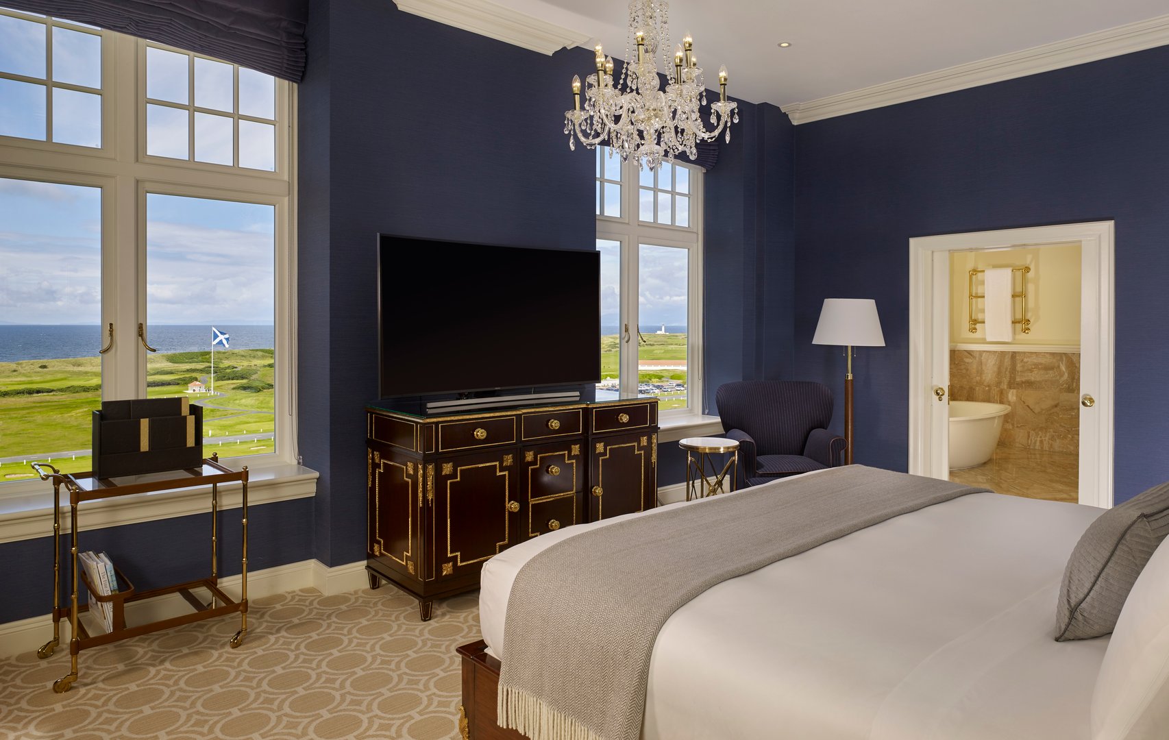 Trump Turnberry Deluxe Ocean View Room