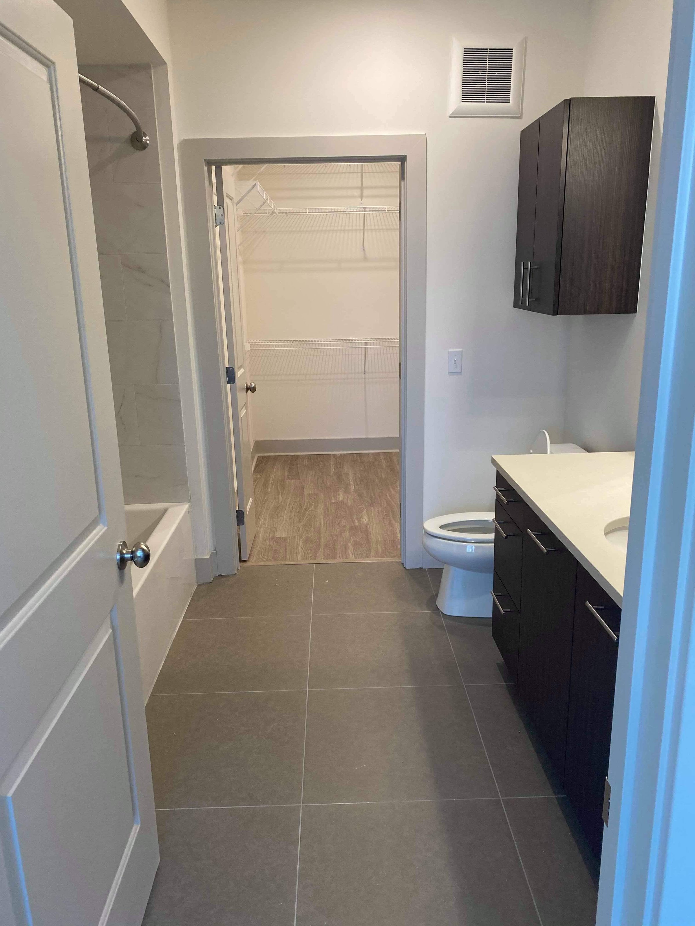 Resultado final de pintura en apartamento - Servicio profesional