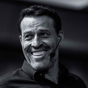 Tony Robbins professional headshot
