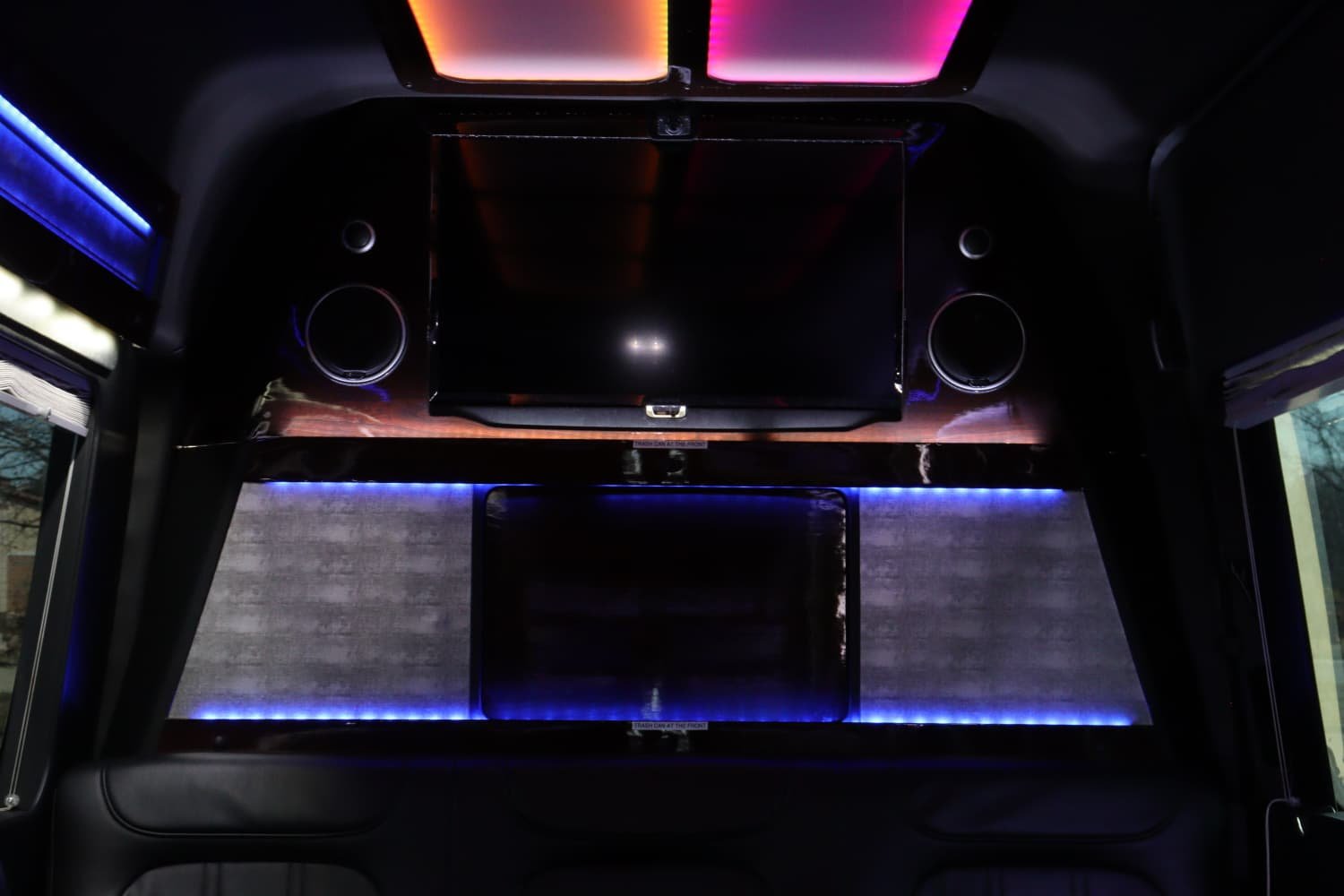 Mercedes Sprinter Limousine - Image 6