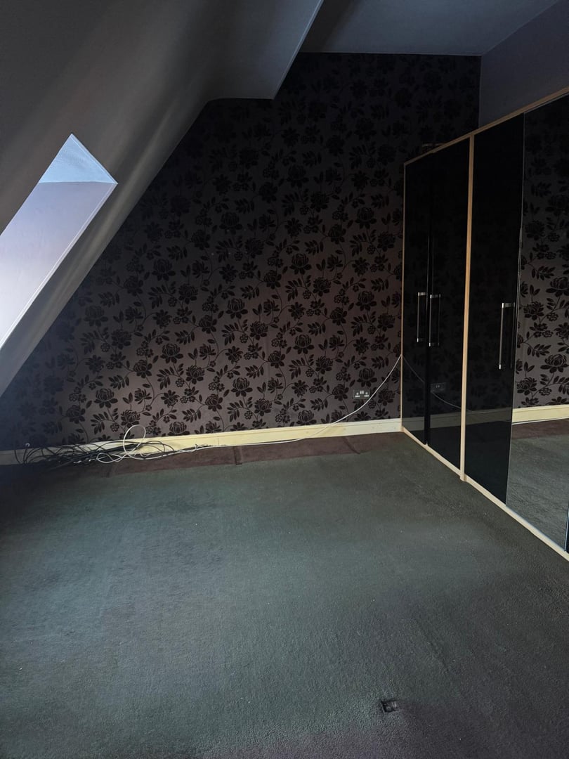 7-bedroom house interior view 6