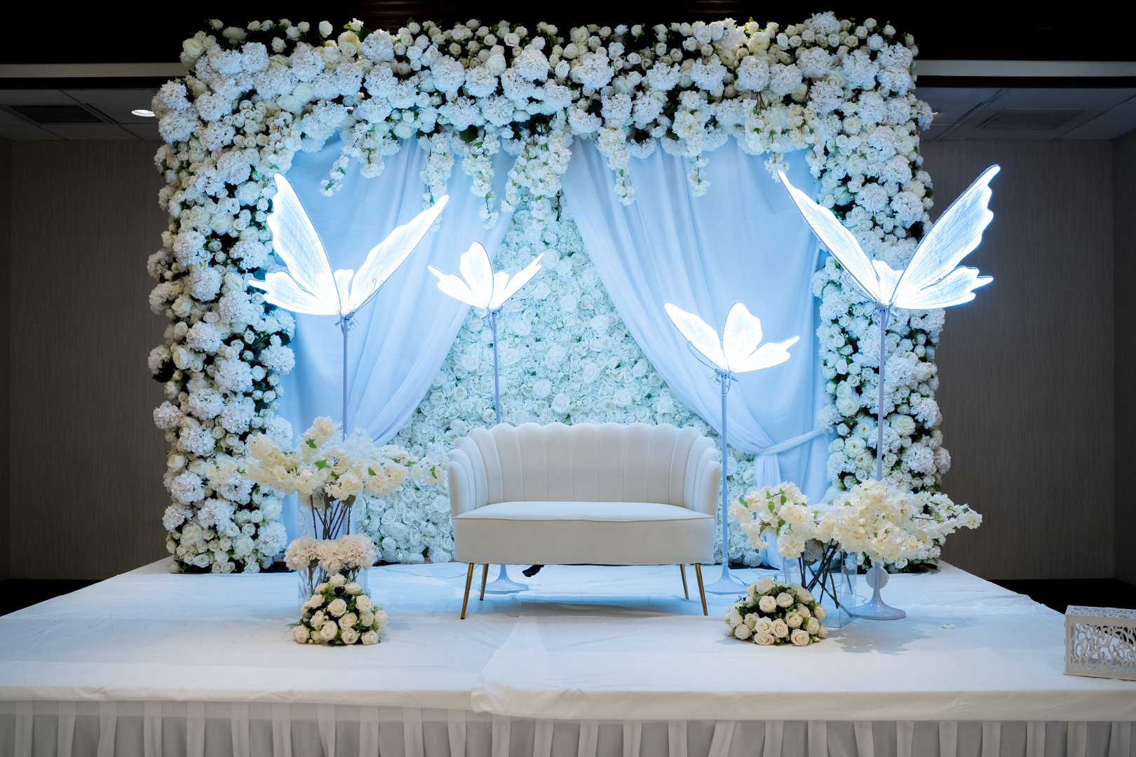Lina - Professional event planner and wedding coordinator