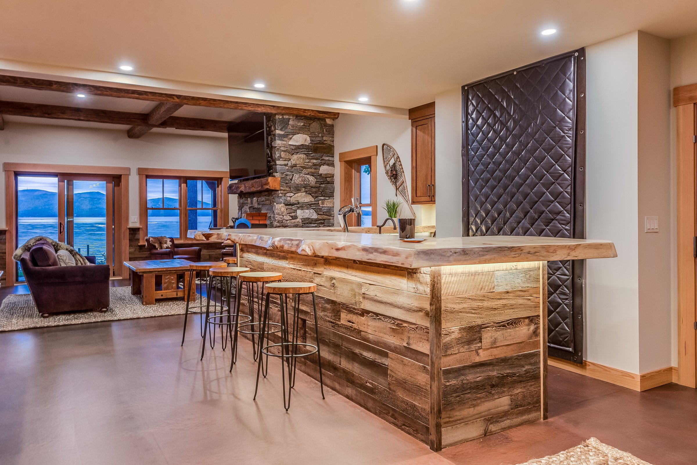 Basement wet bar near me in Toledo OH – kitchenette and entertaining space by local contractor