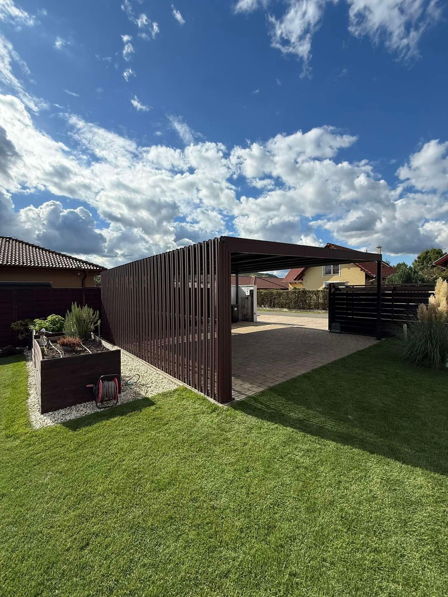 Prémium autóbeálló acélszerkezettel