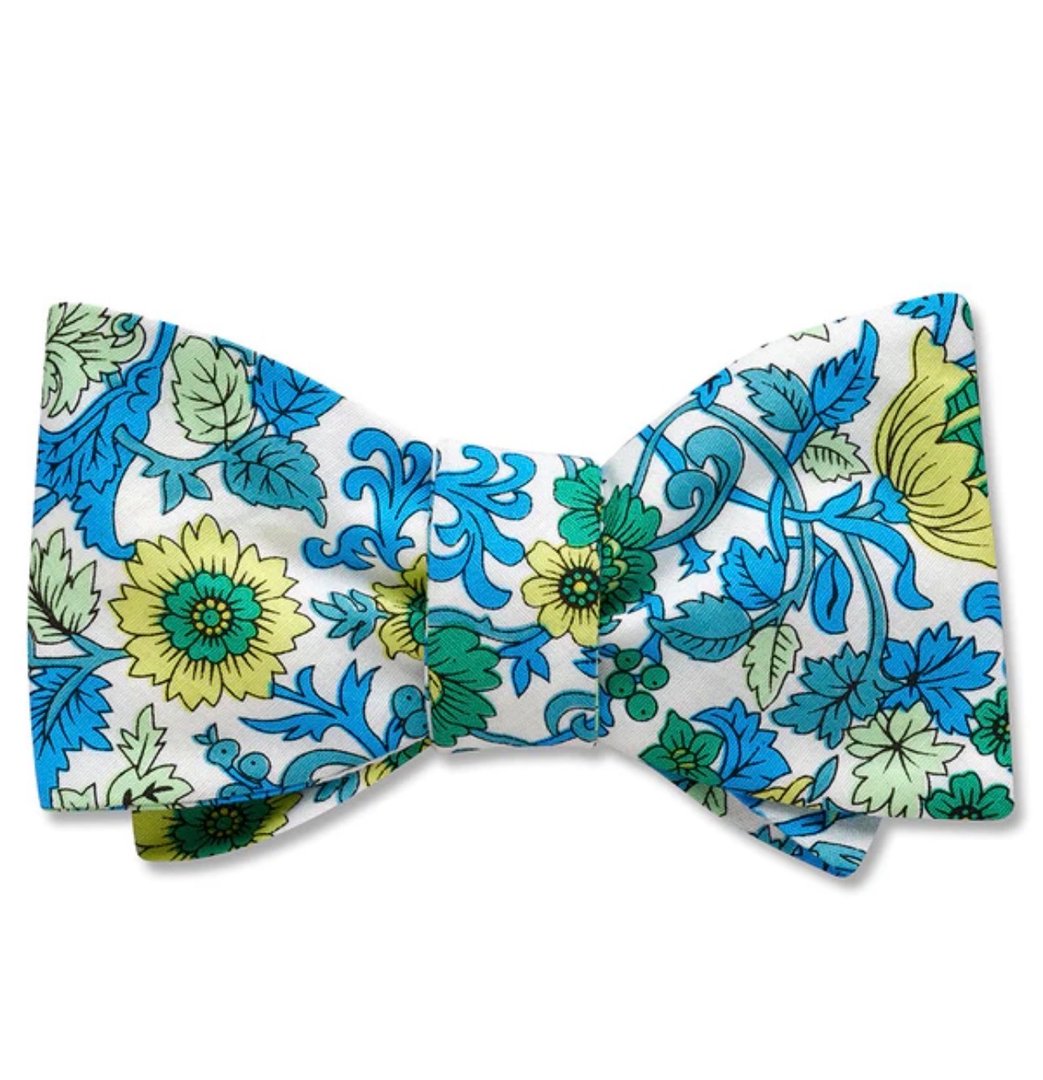 Luxury navy jacquard bow tie