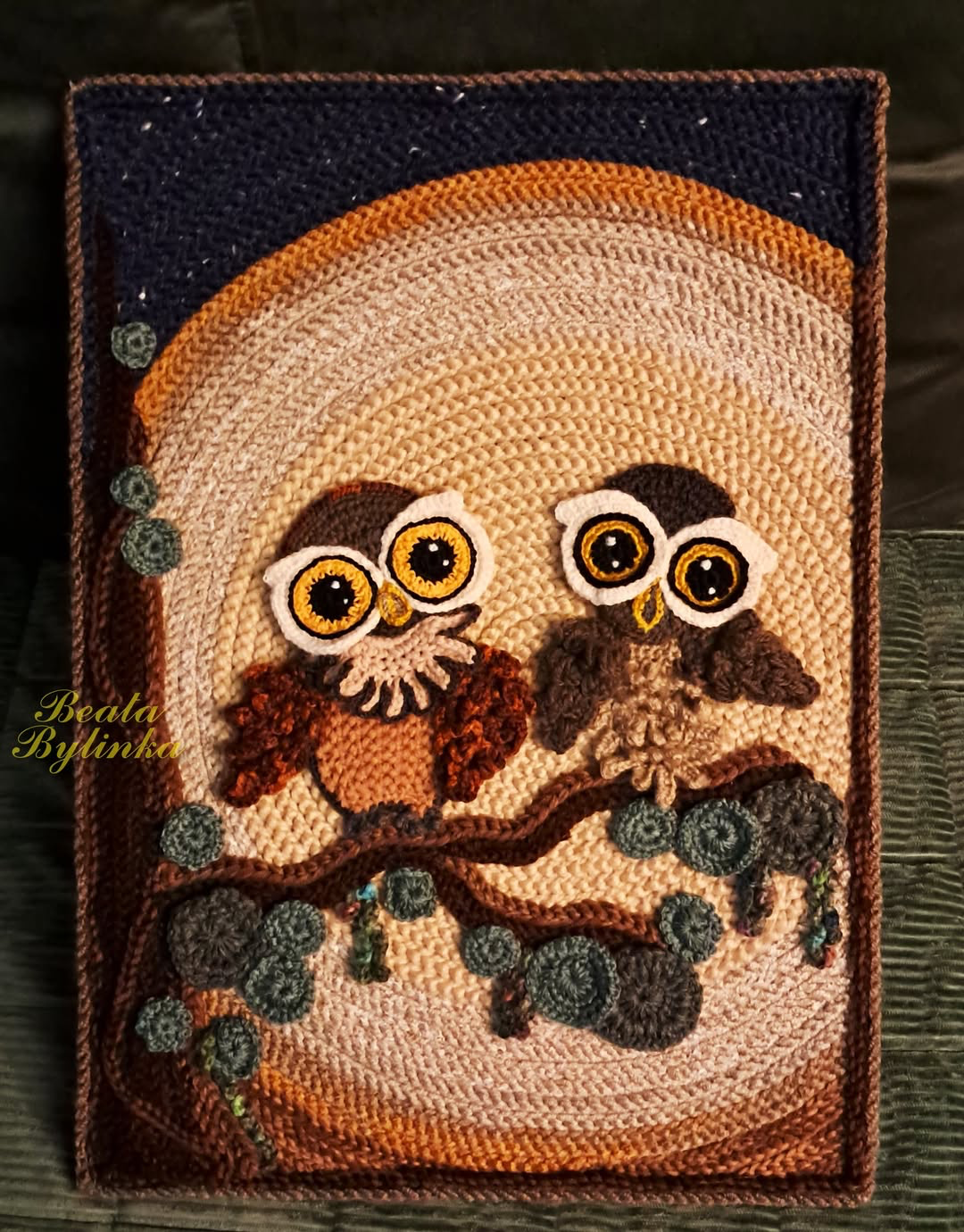 Kolorowy obraz szydełkowy