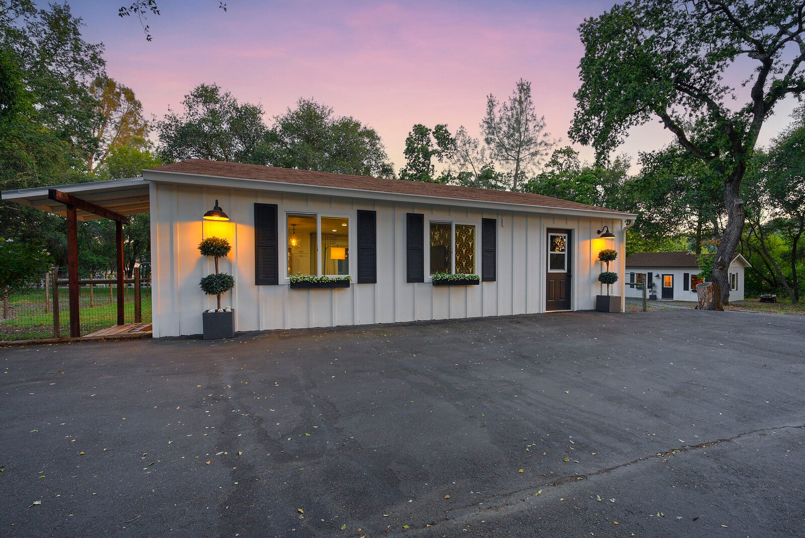 Blackberry ADU FRONT 1