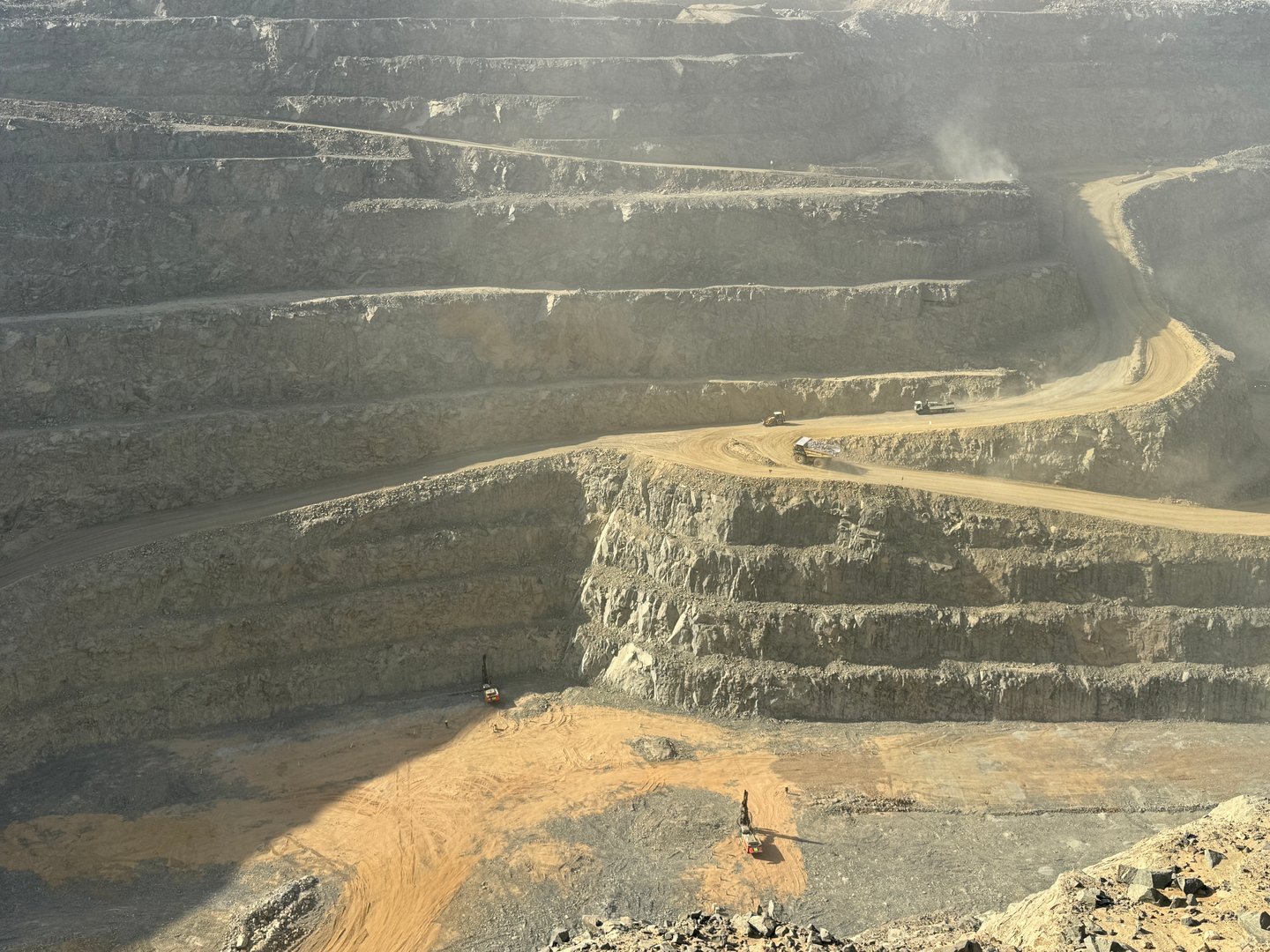 Largest Open pit gold mines in saudi arabia, Extracting Ore from the earth with the help of heavy machinery