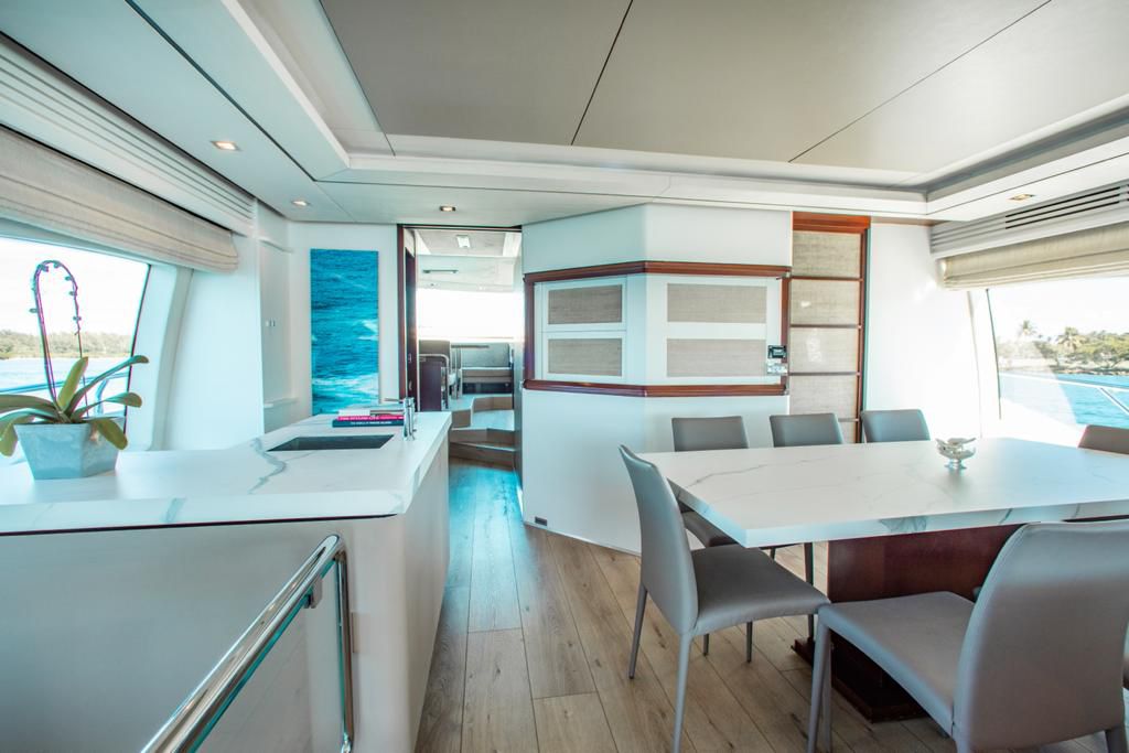 Pershing 64 – Sunset Cruise Luxury Deck