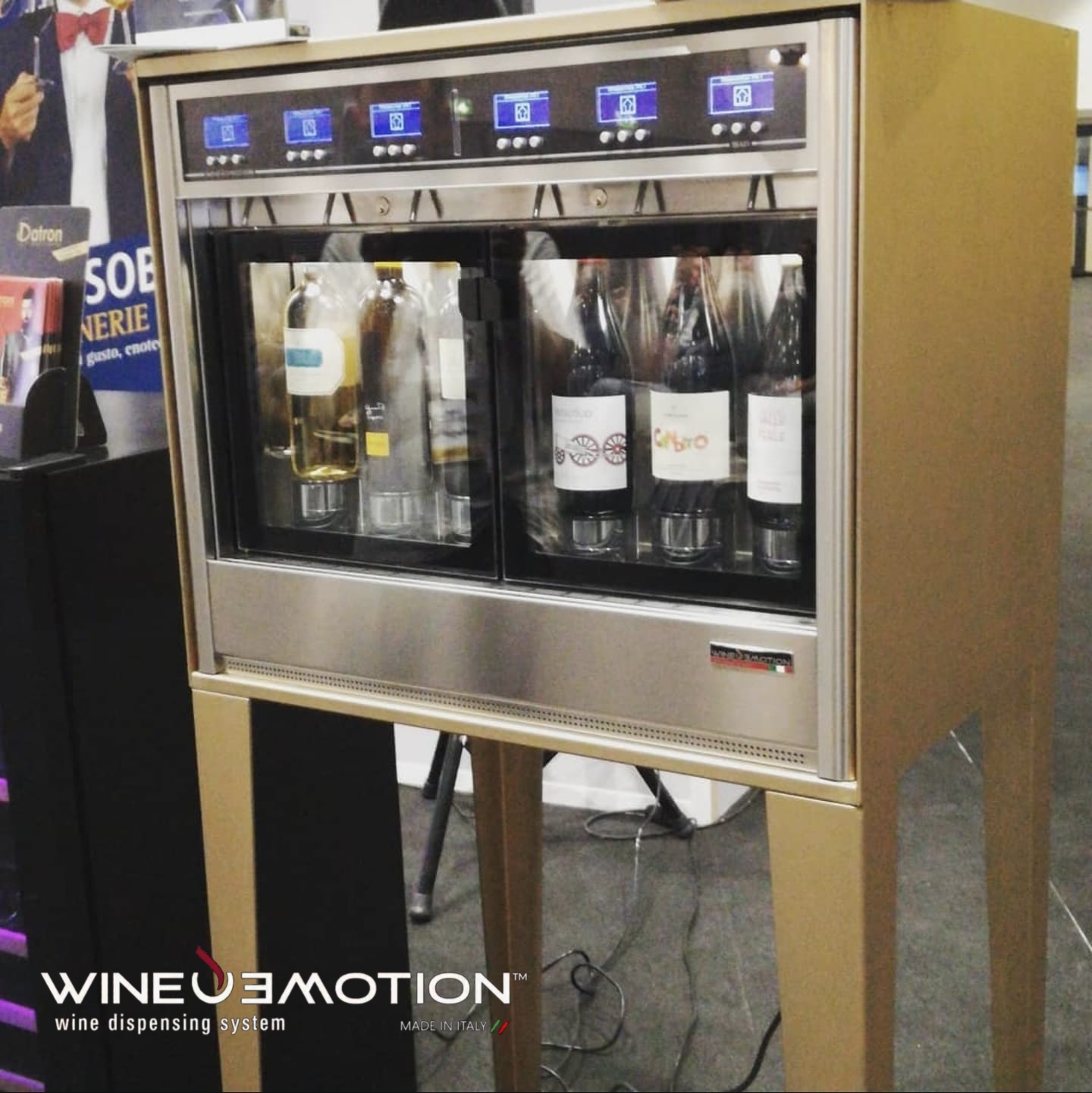 Dispensador vino por copeo tinto WineEmotion automático licor para mixología profesional, cava, enología, vinotecas, hotelería, restaurante, eventos con enfriador copas Thrill