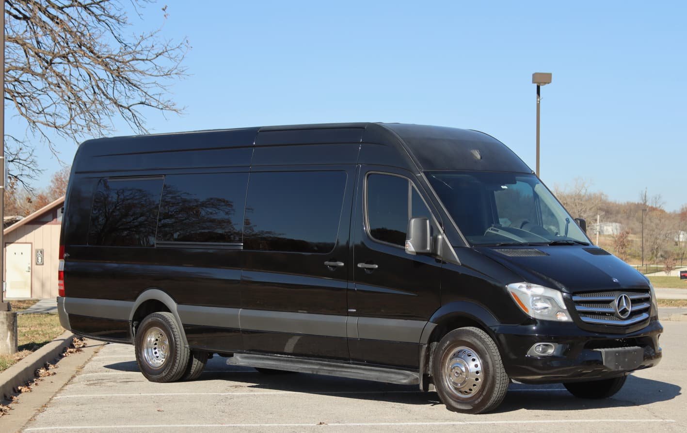 Mercedes Sprinter Limousine - Image 10