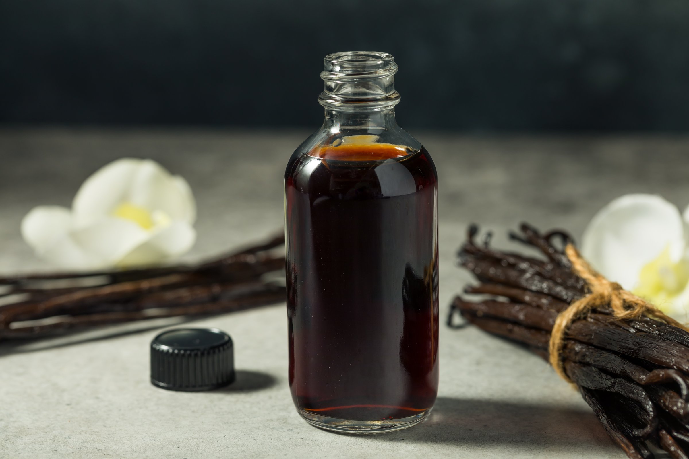 Raw Organic Vanilla Bean Extract for Baking in a Bottle