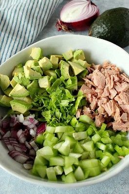 Ensalada de atún con aguacate