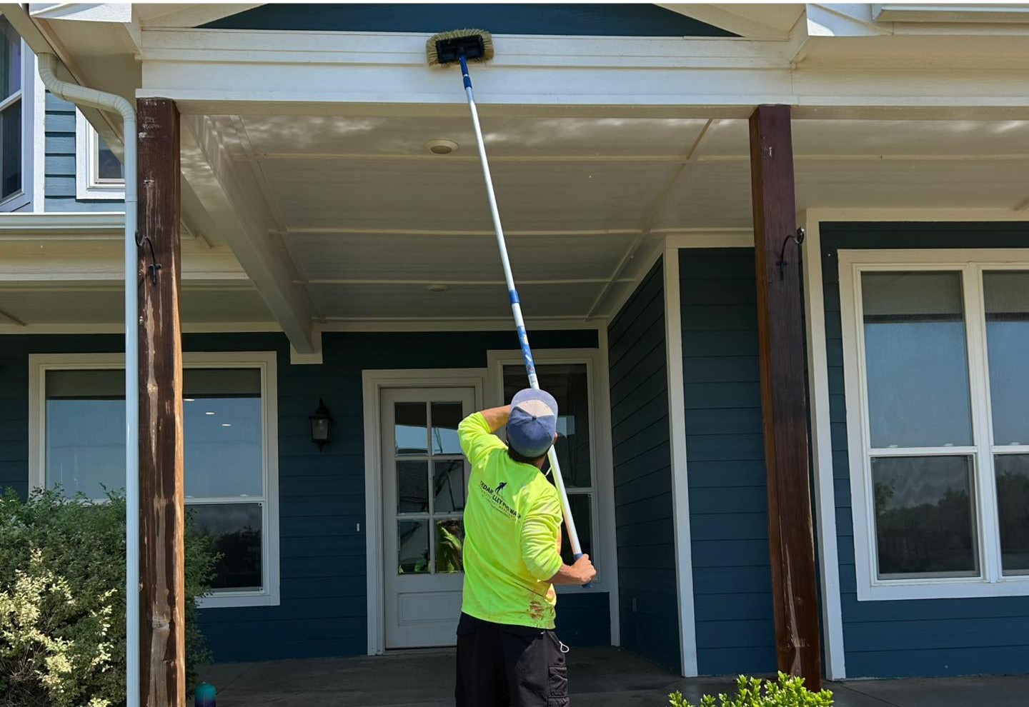 CV Pro-Serv house washing service