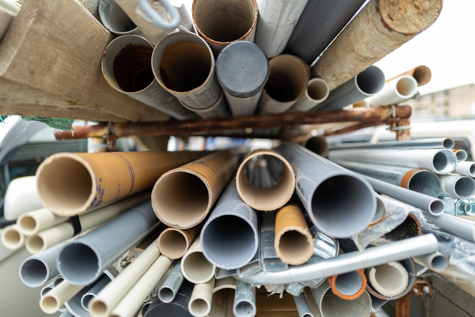 Lots of pipes of several kinds