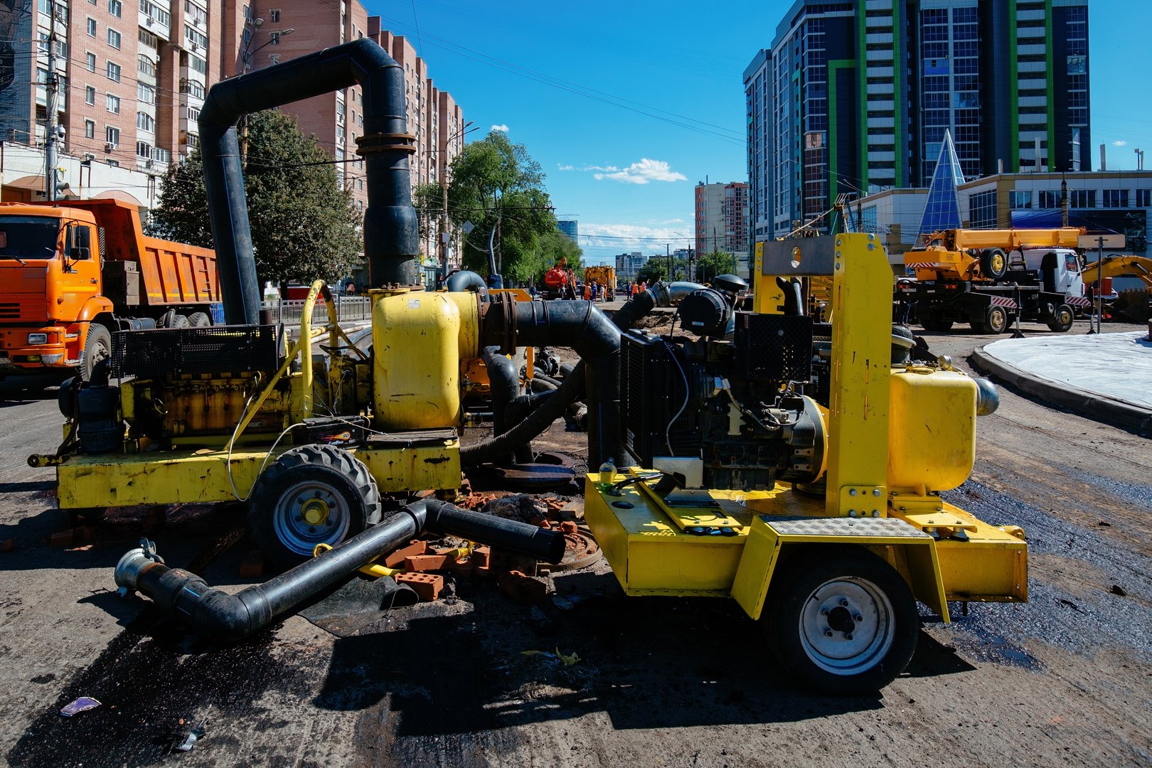 Sewer line cleaning service