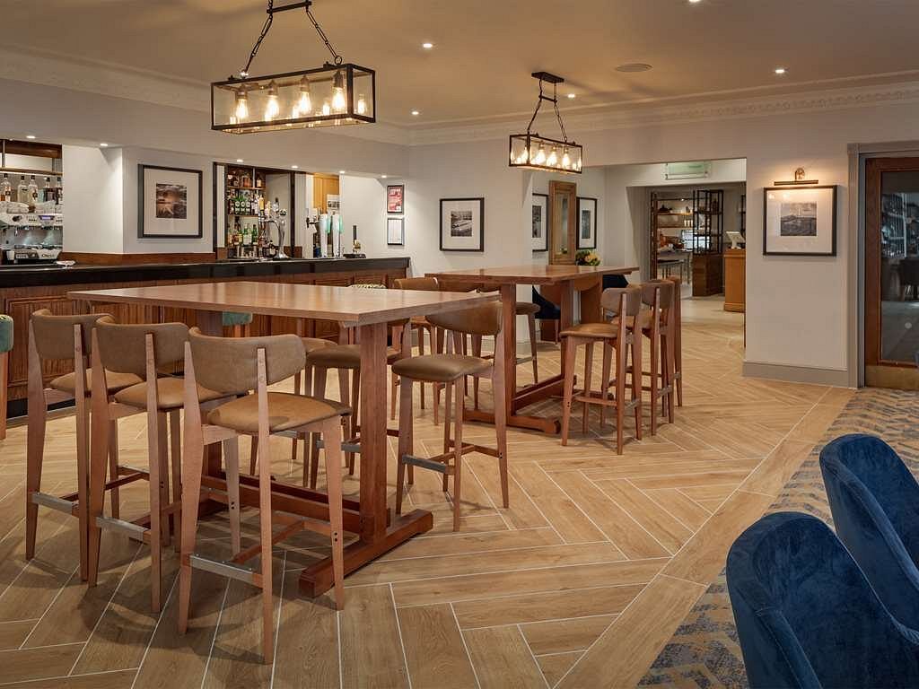 Forest Pines Hotel exterior view