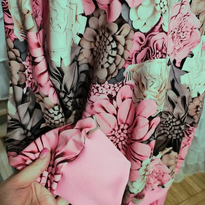 Dresy ręcznie robione