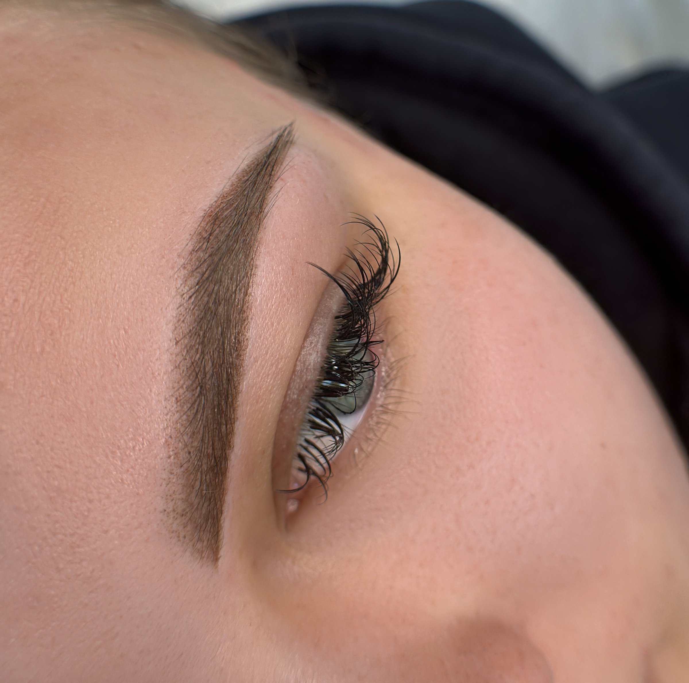 permanent eyebrow make up close up.