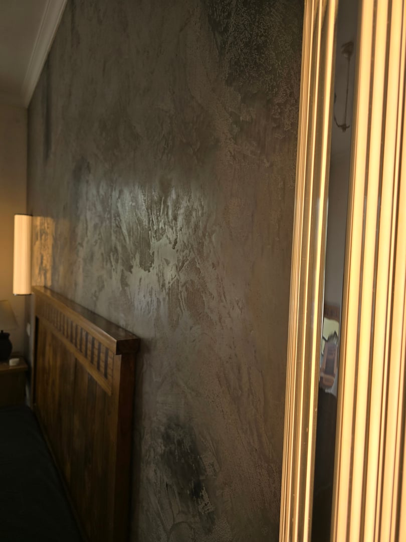 Textured wall finish using Marmarino Medium