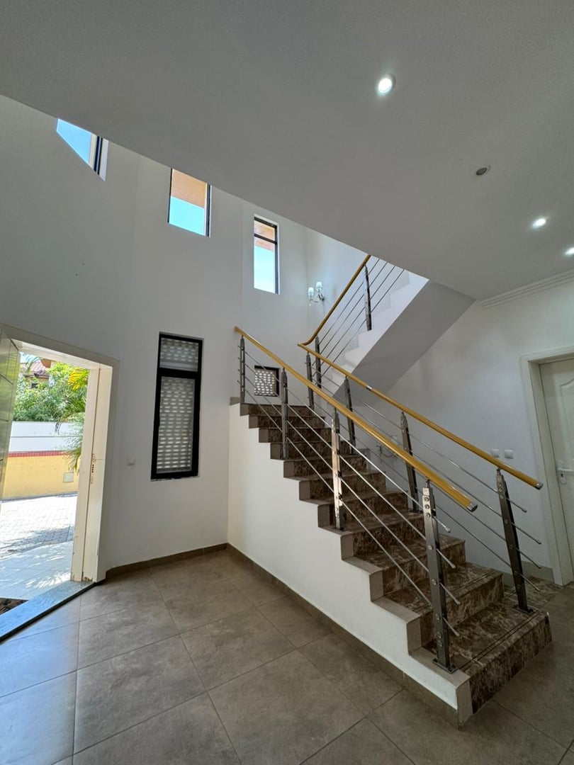 Vivenda V4 - Condomínio Jardim de Rosas