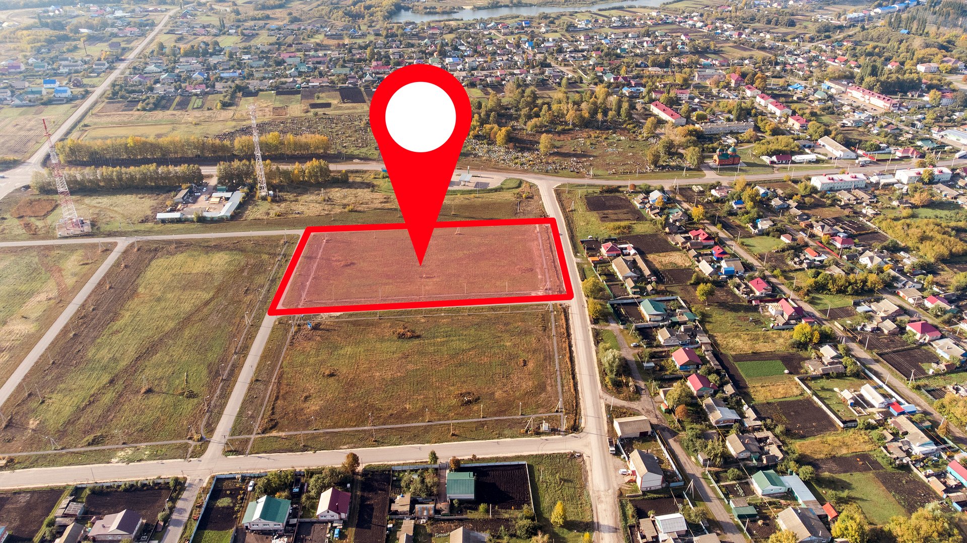 From a bird's eye view, the field, its position, and the boundary lines show the location and size of this piece of land. It can be used for ownership, sale, development, leasing, purchase.