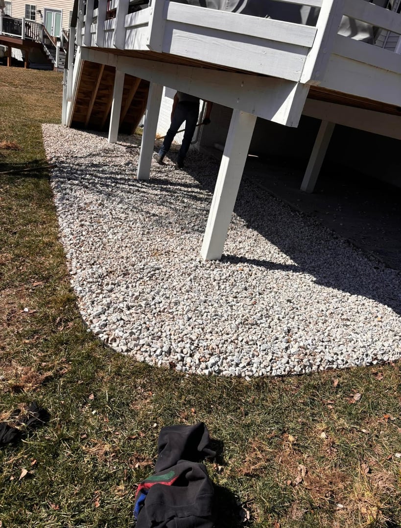 Seal coating asphalt driveway