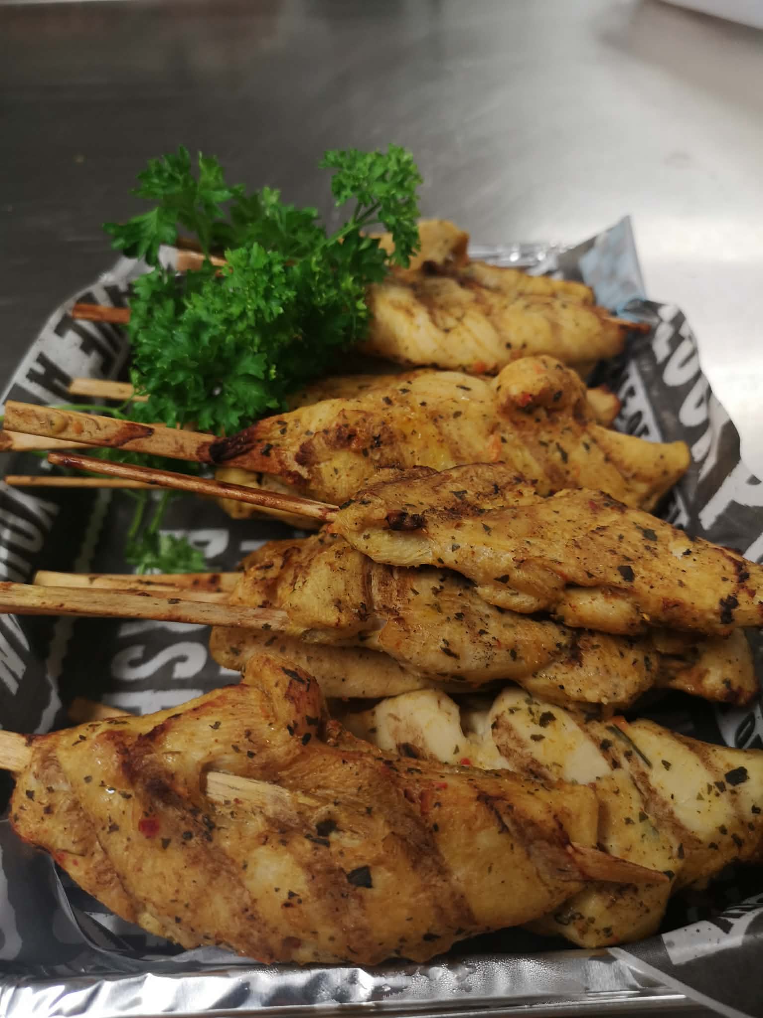 Pastasalat med brokkoli og bacon