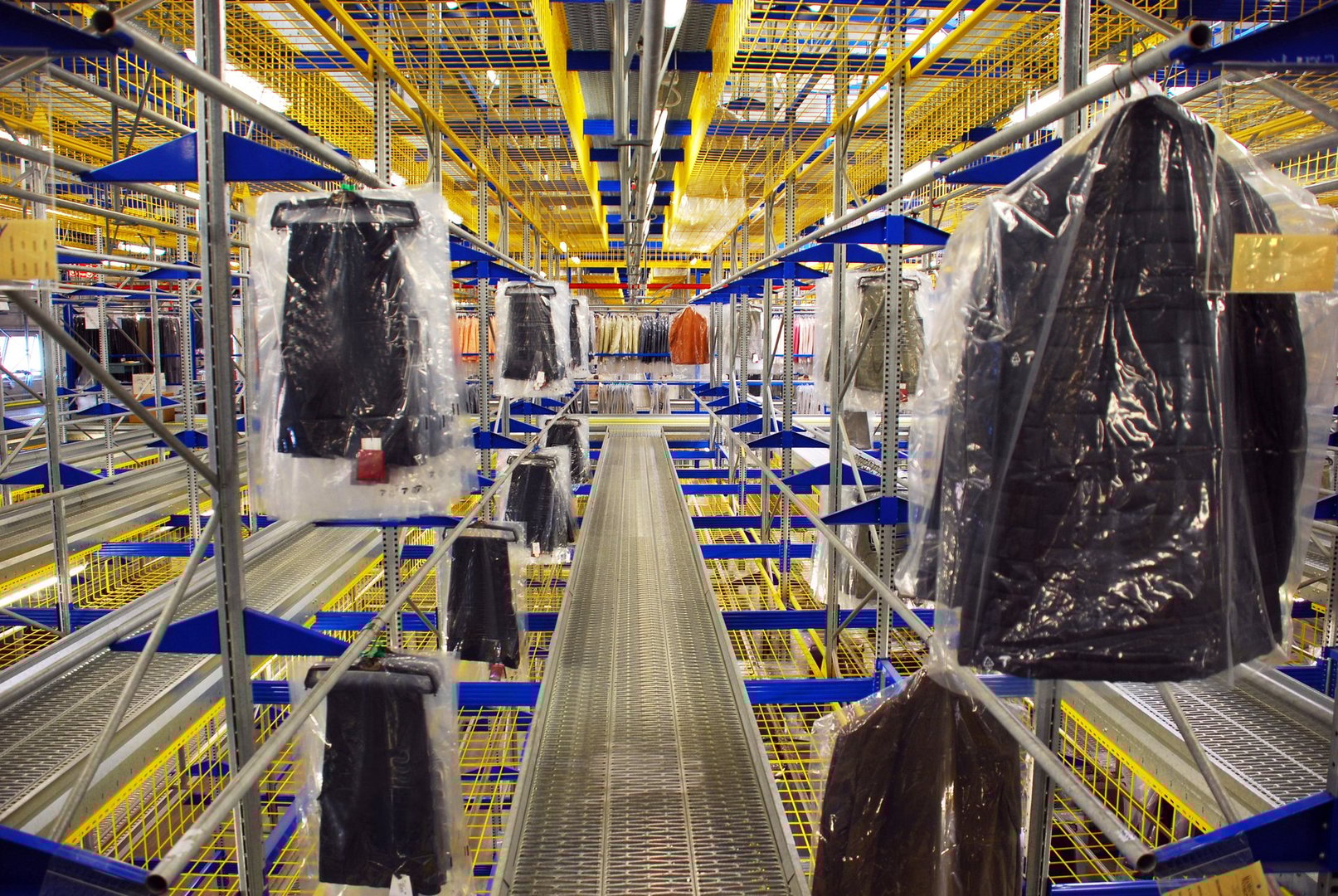 Italian clothing factory - Automatic warehouse. In this Italian factory are created and distributed worldwide clothes 'made in italy'.
