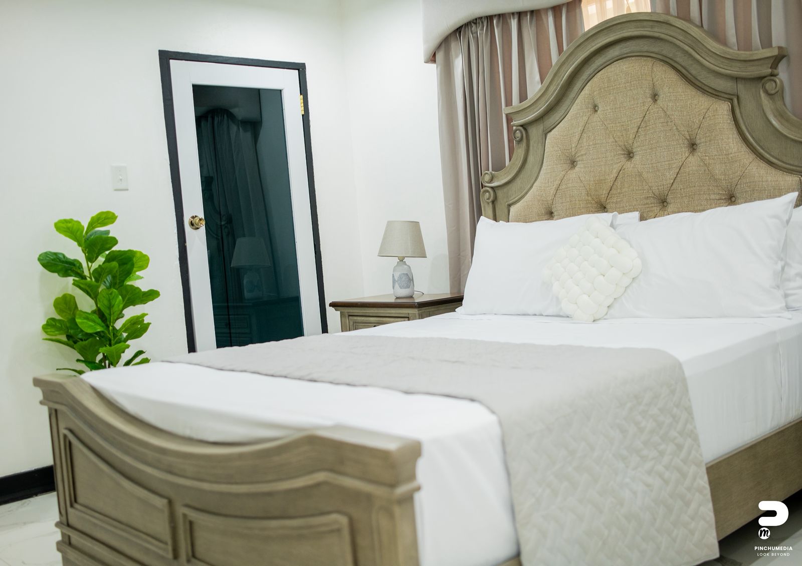 Solara Villa Feature