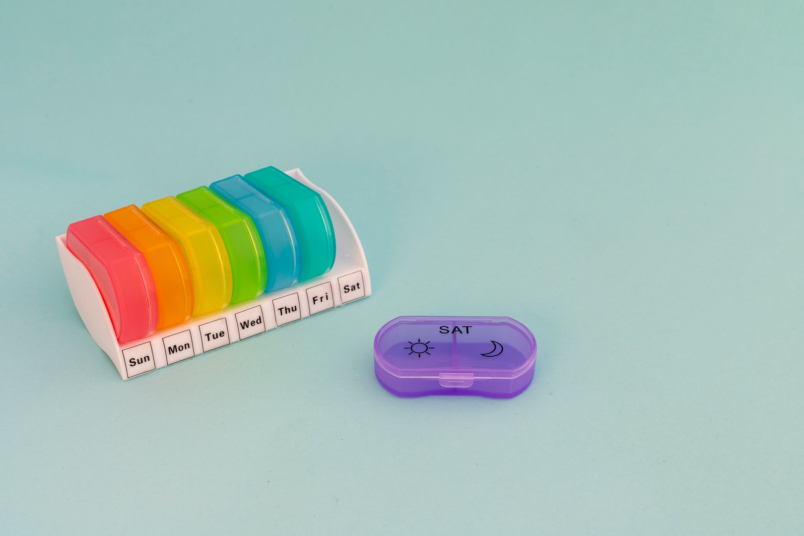 Weekly pill organizer plastic pill storage boxes