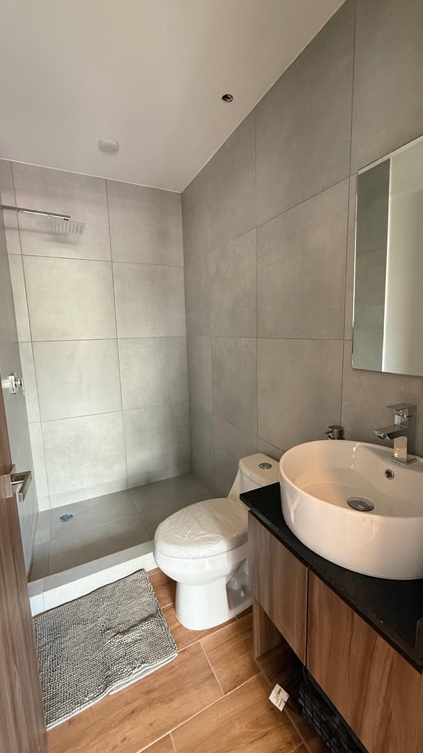 Baño moderno y funcional