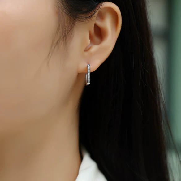 Boucles d'oreilles géométriques en forme de U en argent S925 avec moissanite incrustée