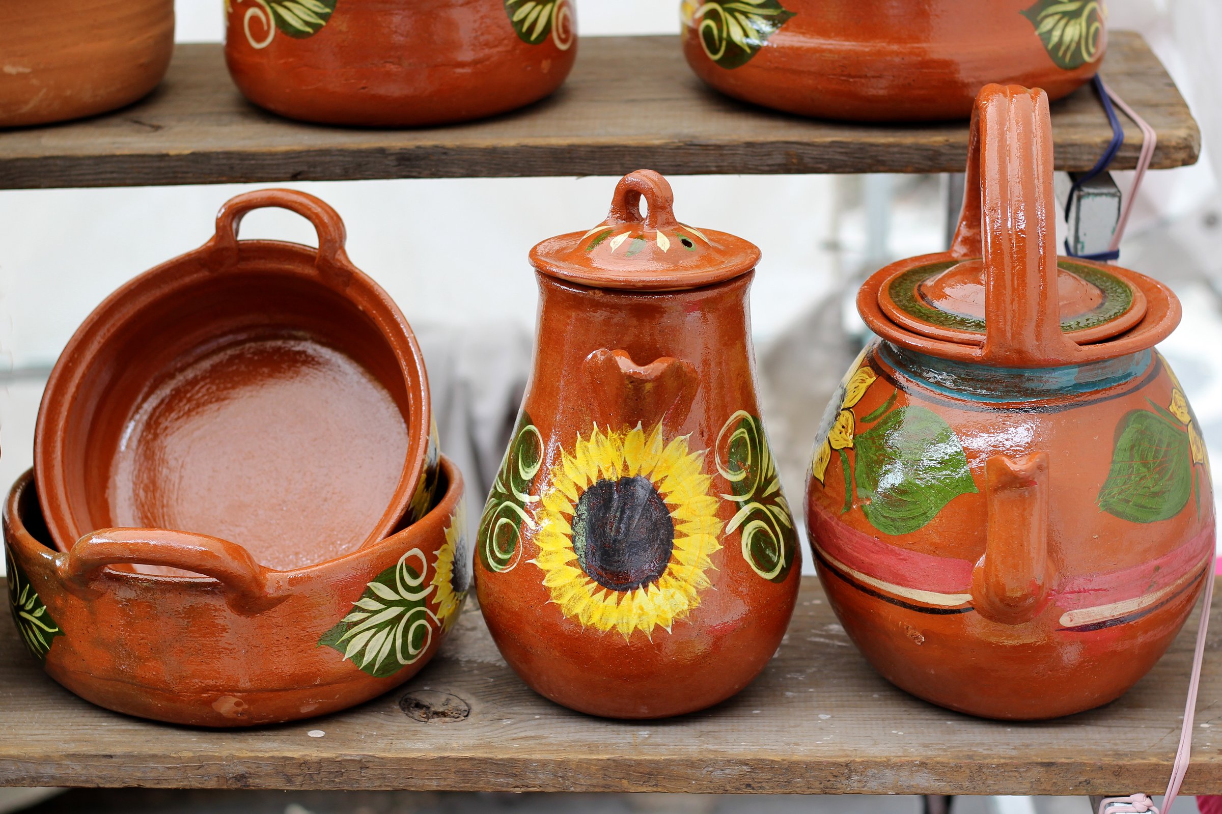 the various handmade clay pot, pot, casserole and jug utensils