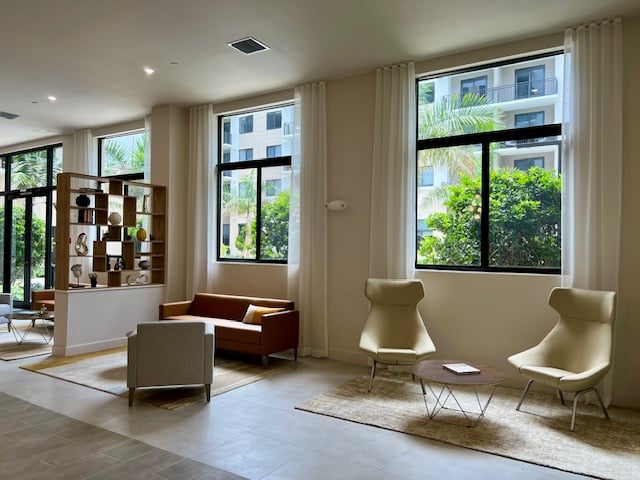 Proyecto de decoración con cortinas y persianas