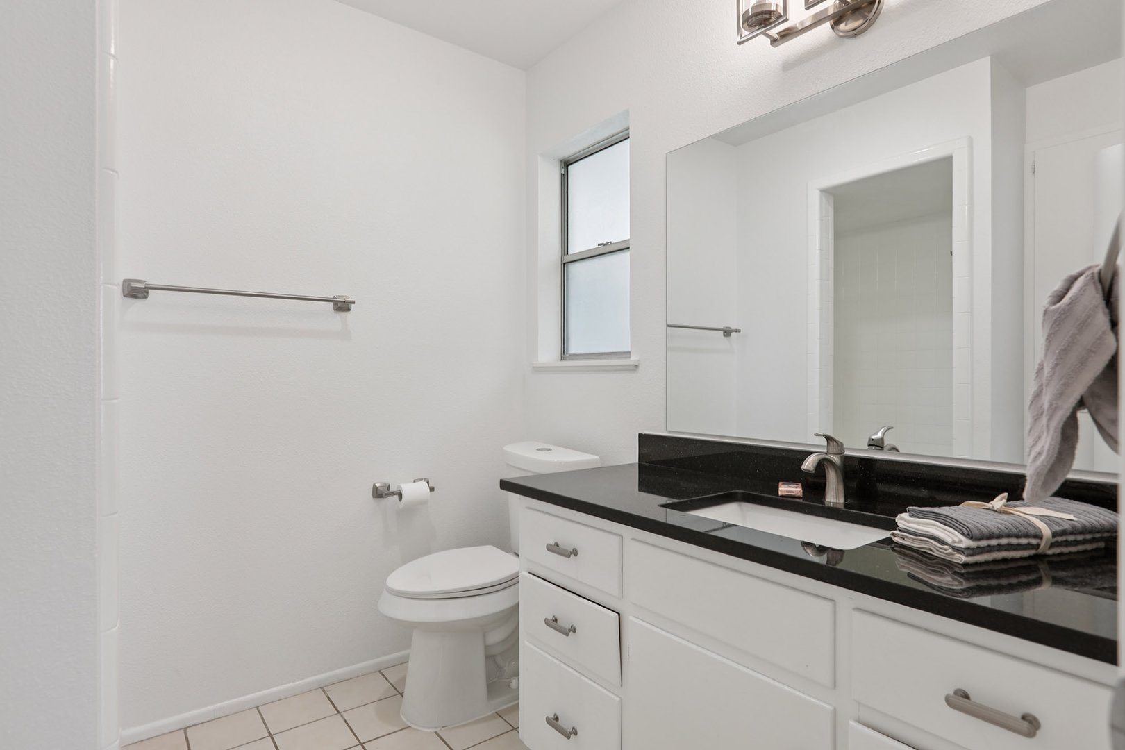 Additional kitchen view